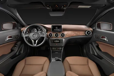Mercedes-Benz GLA - фото салона, новый кузов