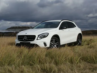 Фото отчет по перетяжке сална Mercedes GLA (W156) кожей