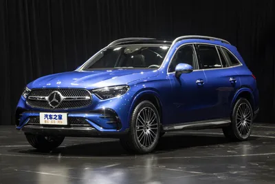 Это новый Mercedes GLC 2023. И он – почти полноценный электромобиль