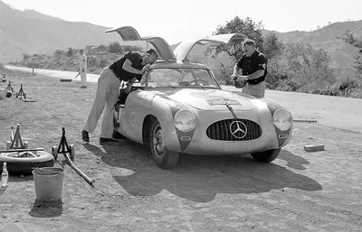 1954 Mercedes-Benz 300 SL - Drive