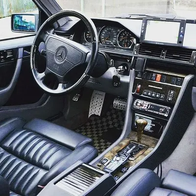 Классика: старый добрый Mercedes-Benz E-Class с V8 - Рамблер/авто