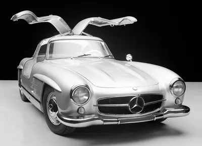 Уникальный Mercedes с «крыльями чайки» продали почти за полмиллиона евро -  Чемпионат