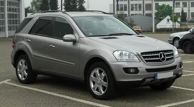 File:Mercedes-Benz ML 320 CDI 4MATIC (W 164) – Frontansicht (1), 27. April  2011, Velbert.jpg - Wikimedia Commons