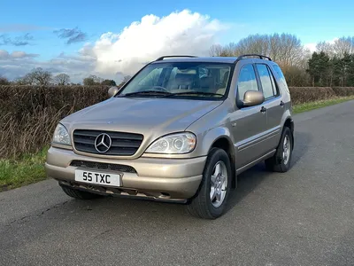 AFFORDABLE LUXURY~ 2001 MERCEDES ML 320~ LOADED, MOONROOF, LEATHER ++/ ANY  CREDIT OR CASH - Top Auto Brokers