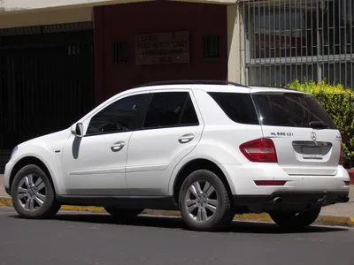 File:Mercedes Benz ML 500 4Matic 2008 (15510373269).jpg - Wikimedia Commons