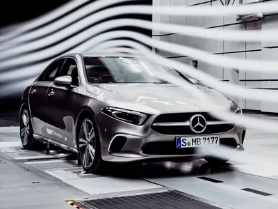 Это Mercedes-AMG CLE 2025. Новинки впервые показали в кузовах купе и  кабриолет