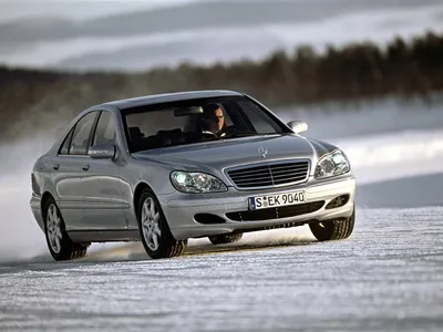 Готовим новый Mercedes S-класс W223 к жизни в России. Клеим защиту от  царапин снаружи внутри. А поможет ли?