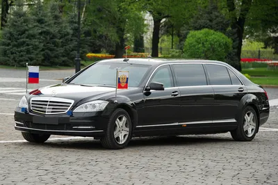 Mercedes-Maybach Pullman: точка в череде обновлений S-класса — Авторевю