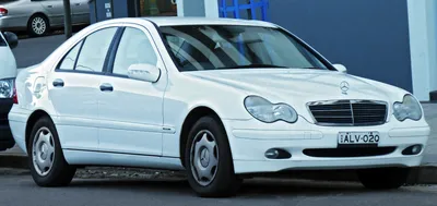 File:2002 Mercedes-Benz C 200 Kompressor (W 203) Classic sedan  (2012-06-24).jpg - Wikimedia Commons