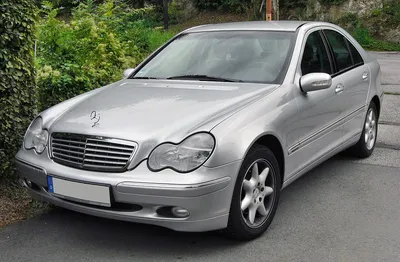 File:Mercedes C-Klasse (W203) Elegance 20090830 front.JPG - Wikimedia  Commons