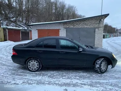 Mercedes-Benz C-Class 2000, 2001, 2002, 2003, 2004, седан, 2 поколение,  W203 технические характеристики и комплектации