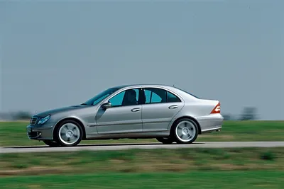 Купить Mercedes-Benz C-Класс 2005 года в Москве, серебряный, автомат,  седан, бензин, по цене 755000 рублей, №22977386