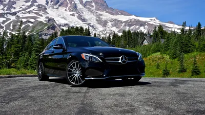 Video: The Mercedes-Benz C300 is Upwardly Mobile - The New York Times