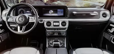 Показан салон нового Mercedes-Benz E-класса: три дисплея, TikTok и  селфи-камера - читайте в разделе Новости в Журнале Авто.ру