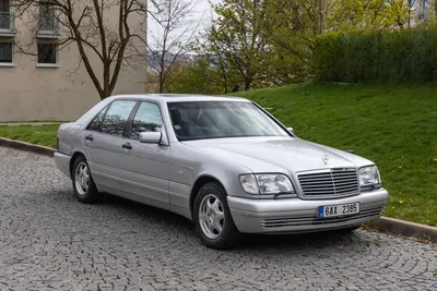 Even as a Cheap Used Car, the W140 Mercedes-Benz S-Class Feels Special