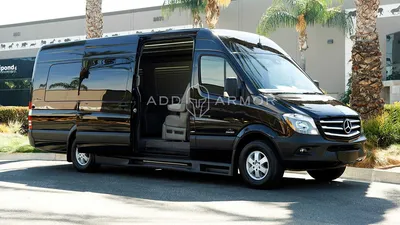 Микроавтобусы Mercedes Sprinter 515 CDI VIP в аренду в Москве - компания  \"Свадебные Авто\"