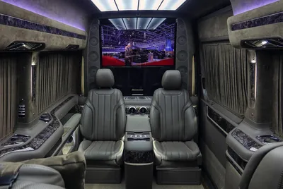 Видео: VIP-автобус из России за 40 млн рублей — с туалетом, газовым котлом  и Playstation 5 на борту — Лаборатория — Motor