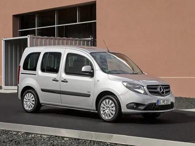 Сравнение Mercedes-Benz Citan 111 CDI и Suzuki Eeco по характеристикам,  стоимости покупки и обслуживания. Что лучше - Мерседес-Бенц Цитан 111 CDI  или Сузуки Ееко