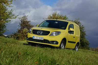 Mercedes-Benz Citan - семейный авто с французкой начинкой. Расход всего 5л,  а цена как у Ларгуса | Автомобильная таверна | Дзен