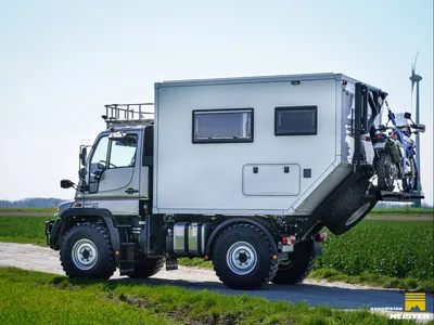 How to Drive a Mercedes-Benz Unimog – The Outdoor Journal