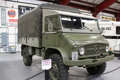 Mercedes benz unimog hi-res stock photography and images - Alamy