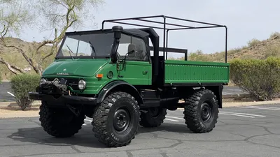 Mercedes benz unimog hi-res stock photography and images - Alamy