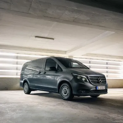 Аренда и заказ белого минивэна Мерседес Вито (Mercedes Vito) в  Санкт-Петербурге (СПб)