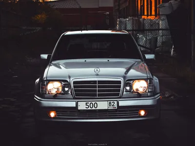 Kiev Ukraine June 2021 Gray Mercedes E500 W124 Wolf Parked – Stock  Editorial Photo © amor7 #479340018