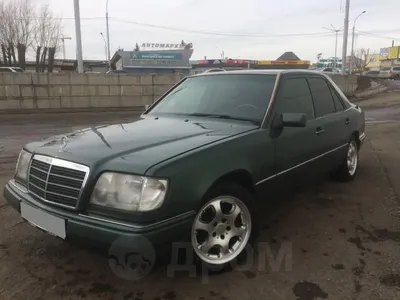 Kiev Ukraine June 2021 Gray Mercedes E500 W124 Wolf Parked – Stock  Editorial Photo © amor7 #479339984