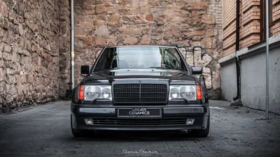 Kiev, Ukraine - June 12, 2021: Gray Mercedes E500 W124 Wolf Parked in the  City Editorial Photography - Image of benz, motor: 222103237