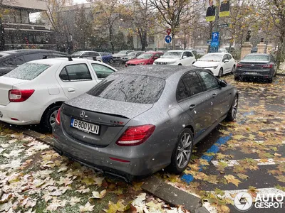 Аренда Mercedes-Benz E-Класс W213 AMG черный с водителем в Москве - Right  Rent