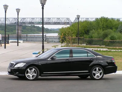 Аренда автомобиля Mercedes-Benz S-Class W221 LONG белого цвета в  Екатеринбурге GOLDEN LIMO