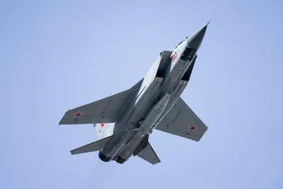 Самолеты «МиГ-31» с «Кинжалами» начинают патрулировать над Черным морем:  Что это значит и кому надо насторожиться - KP.RU