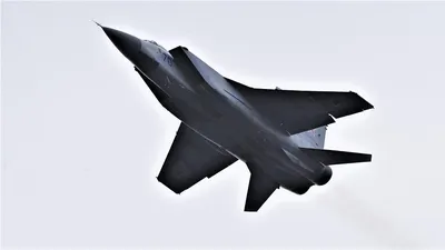 МиГ-31 - история, характеристики истребителя и особенности самолета,  несущего ракеты \"Кинжал\" — Оружие