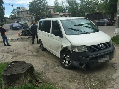 Тяжёлая авария в Бельцах, микроавтобус перевернулся из-за столкновения с BMW