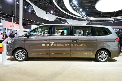 Китайский колорит: лимузин на базе минивэна с мотором BMW — Авторевю