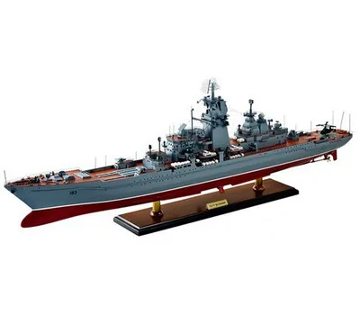 Сувениры :: Модели кораблей и ПЛ :: Модель Крейсера Петр Великий, масштаб  1:700