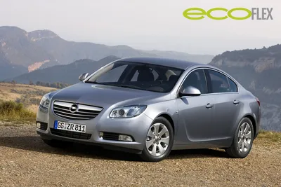 dpa files) - Employees check the finished Opel Vectra models which were  manufactured at the Opel car factory, a subsidiary of General Motors, in  Ruesselsheim, Germany, 25 May 2004. The Opel factory