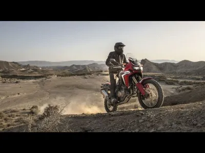 Full HD фото мотоцикла африка: насладитесь яркими цветами