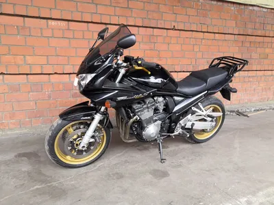 Арт с изображением мотоцикла бандита - 4K и Full HD