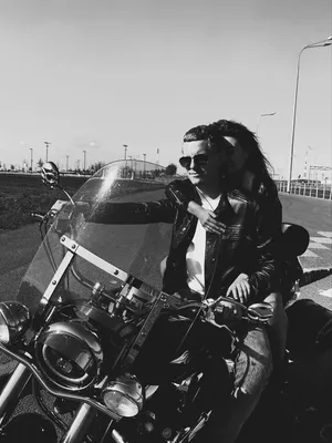 Фото красивого мотоцикла для девушек в стиле арт