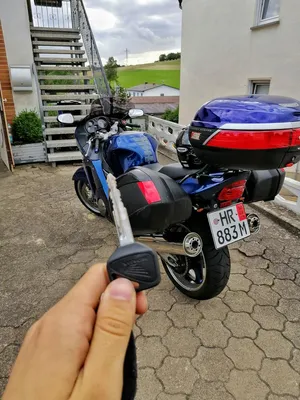 HD фон с мотоциклом дрозд