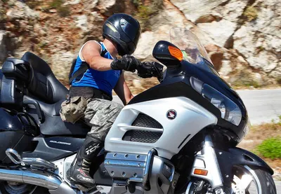 HD фон с изображением мотоцикла голда для стильного интерьера