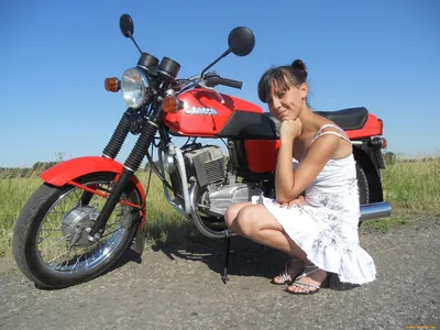 Мотоцикл Ява 350: покоритель дорог на фото
