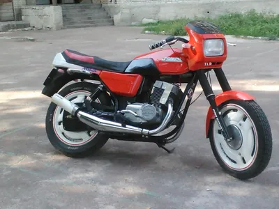 Потрясающие обои с изображением мотоцикла Ява 638 в webp формате