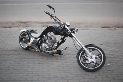 Фотка мотоцикла кобра на фон экрана