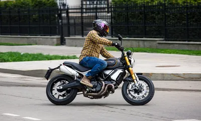 Авантюристическая езда на фото мотоцикла скремблера