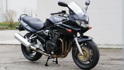 Скачать фон с изображением мотоцикла Suzuki Bandit