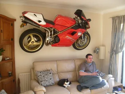 Фото мотоцикла в квартире - новое изображение для скачивания