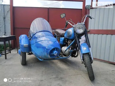 Фотография арт-мотоцикла Паннония для фона на телефон
